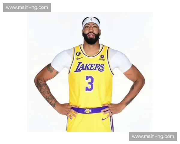 湖人戴维斯伤缺影响 内线防守关键时刻出现真空地带